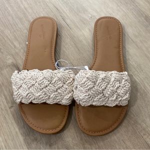 NEW Women’s Universal Thread Rosie Sandals
